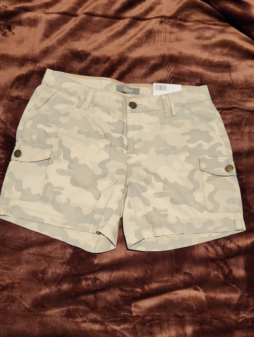 NWT Natural Reflections Camo Cargo Shorts Size 6 Bass Pro